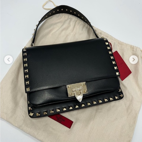 🔥 RARE Valentino Rockstud shoulder / crossbody bag in black & gold hardware - Picture 4 of 17
